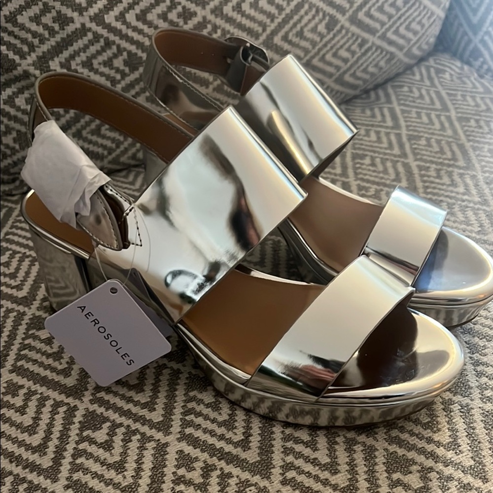 AEROSOLES Camera Women's Platform Sandal in Silver Metallic Faux Leather 9.5 NWT - Picture 2 of 6